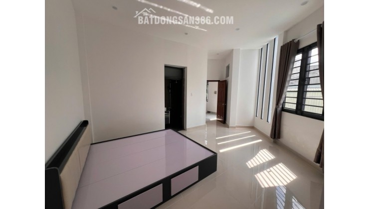 Bán nhà  đường Số 11, Q.9, Tăng Nhơn Phú B. DT 110m2, 2 tầng, 3PN. Sổ hồng, giá 7.35  tỷ.