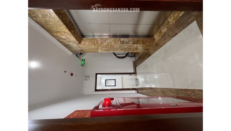 Nhà đẹp Cầu Giấy - Gara ô tô, Thang máy hiện đại, Đầu tư sinh lời cao!