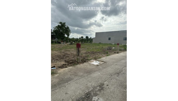 Cần bán nhanh lô đất thổ cư 9x27 giá 2.9 tỷ thương lượng Bến Lức - Long An