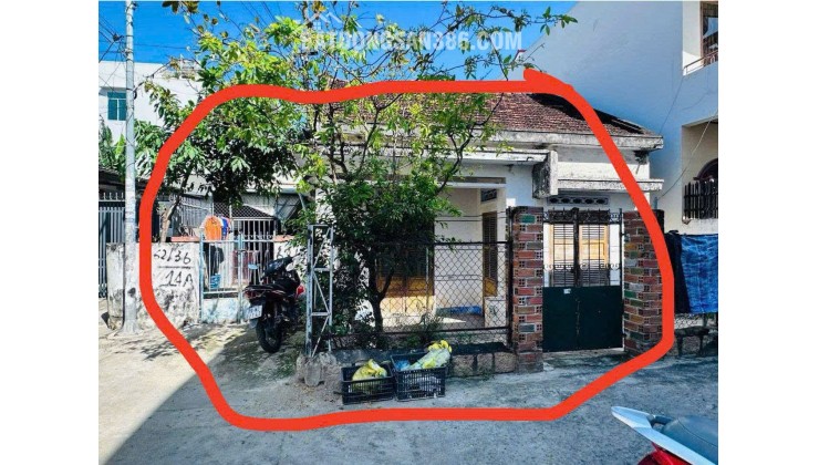 BÁN NHÀ HẺM ĐẶNG TẤT – GẦN BIỂN, 217M² – GIÁ CHỈ 12 TỶ (THƯƠNG LƯỢNG)
 • Vị trí: Hẻm đường Đặng Tất, khu vực dân cư yên tĩnh, cách biển chỉ vài phút