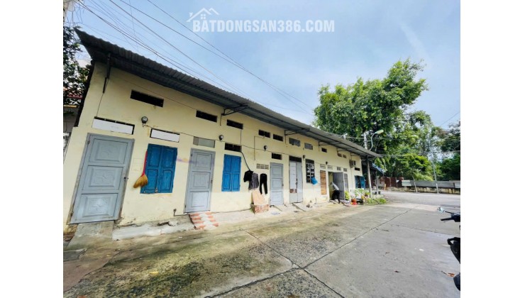 Lô góc Nguyễn Thị Định và đường Phan Như Cẩn đối diện sân bay cũ. Khu quân đội an ninh thuộc dạng vip ở Nha Trang. Cách chợ Osin 50 mét

Dt. 80m2