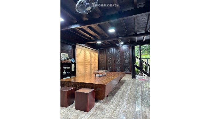 Biệt thự gỗ tâm huyết có hồ Koi
CHỦ ĐI NƯỚC NGOÀI GIẢM GIÁ BÁN NHANH
- Diện tích đất: 279m² (ngang 10m). (Full thổ cư)
- Kết cấu nhà 1 trệt, 1 lầu