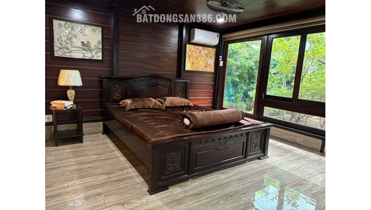 Biệt thự gỗ tâm huyết có hồ Koi
CHỦ ĐI NƯỚC NGOÀI GIẢM GIÁ BÁN NHANH
- Diện tích đất: 279m² (ngang 10m). (Full thổ cư)
- Kết cấu nhà 1 trệt, 1 lầu