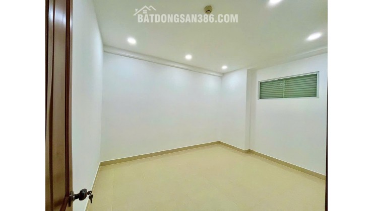 căn góc trung tâm Nha Trang Chung cư CT3, VCN Phước Hải tầng 4, căn 418 Tương đương tầng 6 do khối đế là shop house và parking. Toà nhà cao 7 tầng, 3