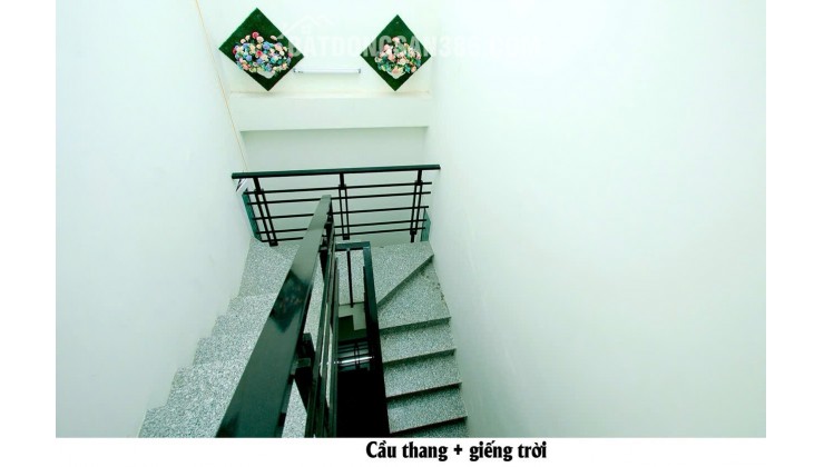 Bán Tòa Căn Hộ Mini Hẻm ô tô. Hưng Đạo Thông đặng tất.
 Công Năng 10 Phòng cho thuê.
Doanh thu 40tr/tháng.
Diện Tích  160m2 sổ hoàn công
 Cách