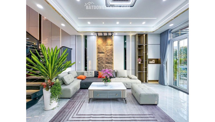 Nhà 5x20 ngay KDT 5 sao giá 2.4 tỷ còn thương lượng