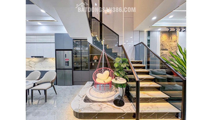 Nhà 5x20 ngay KDT 5 sao giá 2.4 tỷ còn thương lượng