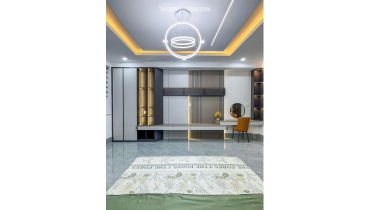 Nhà 5x20 ngay KDT 5 sao giá 2.4 tỷ còn thương lượng