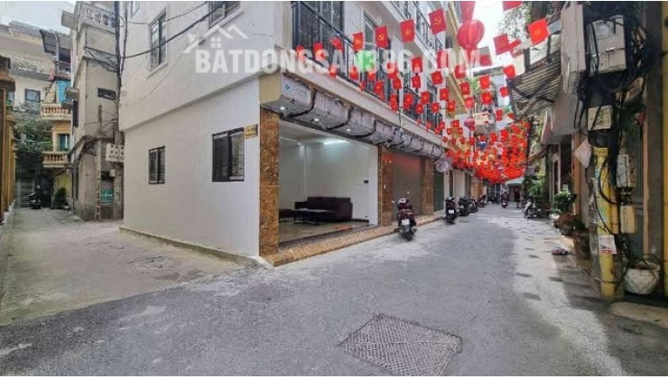 VIP Hoàng Quốc Việt: Lô góc, ô tô tránh, thang máy, kinh doanh siêu đỉnh - 55m², 6 tầng - Cơ hội đầu tư!