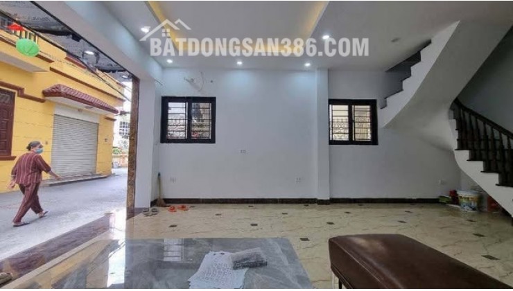 VIP Hoàng Quốc Việt: Lô góc, ô tô tránh, thang máy, kinh doanh siêu đỉnh - 55m², 6 tầng - Cơ hội đầu tư!