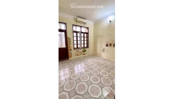 MẶT PHỐ - KINH DOANH ĐỈNH - 2 MẶT TIỀN - THOÁNG TRƯỚC SAU! 