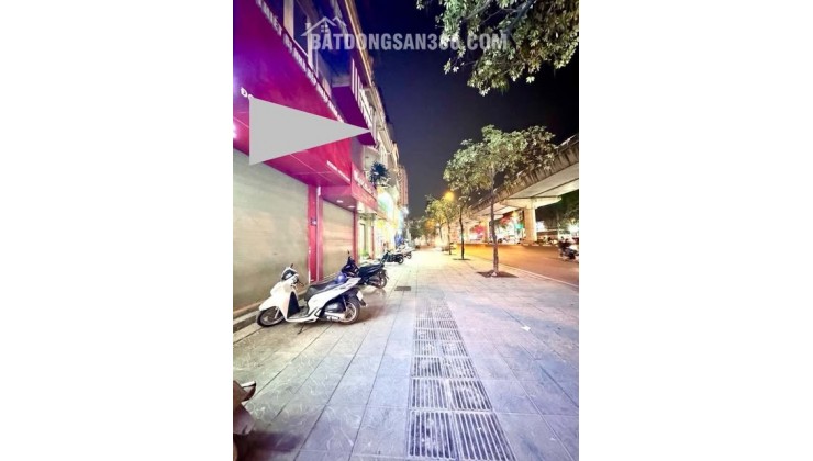 MẶT PHỐ - KINH DOANH ĐỈNH - 2 MẶT TIỀN - THOÁNG TRƯỚC SAU! 