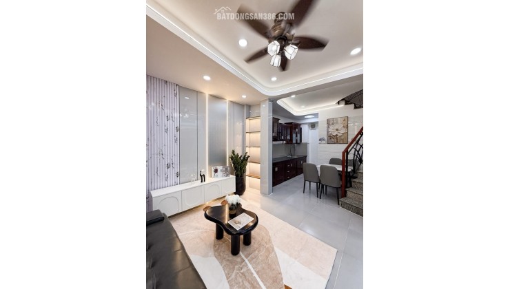 SIÊU VIP NGUYỄN ĐÌNH CHÍNH PHÚ NHUẬN - 3 TẦNG BTCT HOÀN CÔNG ĐỦ - MỚI ĐẸP FULL NỘI THẤT - DT 4.5x7 XÂY FULL - SD 65M2 - CHỈ 5.x TỶ.