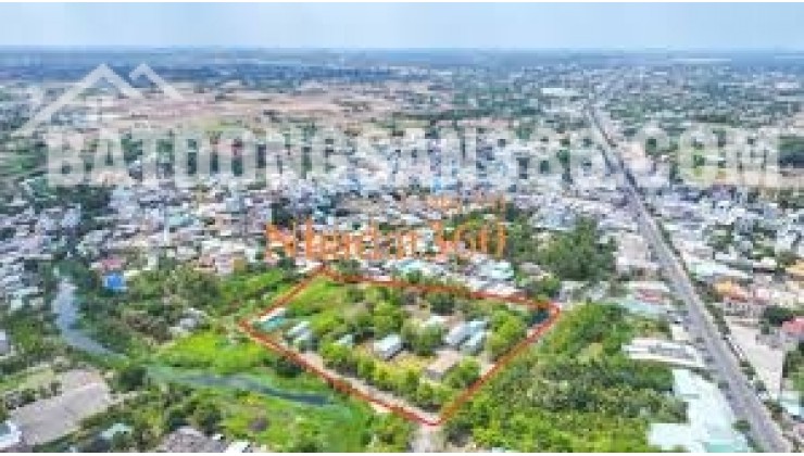 Cần bán đất ở Long Hòa, Bến Lức, khu dân cư đông, an ninh tốt.