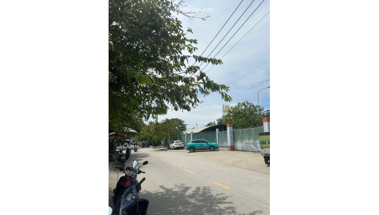 - BÁN Đất Thổ Cư, mặt tiền đường Thạnh Xuân 24,phường Thạnh Xuân Q12,dt:85m2 (4.2mx20m),5.9 tỷ. -