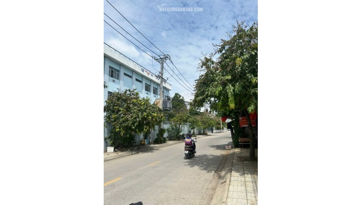 BÁN ĐẤT THỔ CƯ - NGANG KHỦNG 7M X28m - ĐƯỜNG XE HƠI 6M - GẦN UBND PHƯỜNG THẠNH LỘC , Q12 Giá chỉ 5.7 TỶ