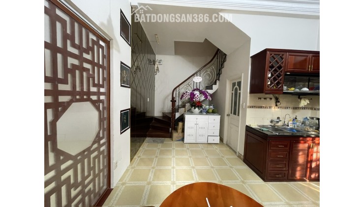 Bán CHDV/khách sạn hẻm xe hơi Trần Quang Khải, Q.1 - ngang hiếm 9.6m, giá: 18.6 tỷ - dòng tiền sẵn