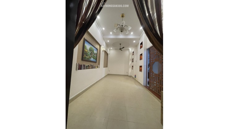 Bán CHDV/khách sạn hẻm xe hơi Trần Quang Khải, Q.1 - ngang hiếm 9.6m, giá: 18.6 tỷ - dòng tiền sẵn