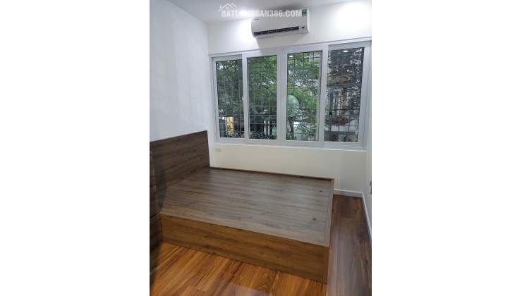 Tầng 2 Huỳnh Thúc Kháng 65m 2PN Đẹp long lanh, Thoáng trước sau, 4.5 tỷ