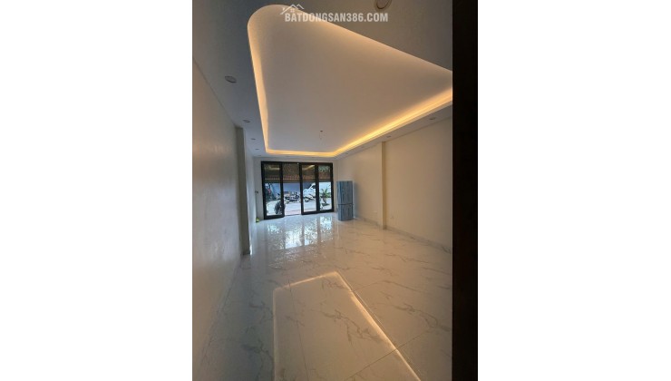 Nhà 6 tầng thang máy 80m2 phân lô vỉa hè ô tô tránh khu tái định cư Tu Hoàng!