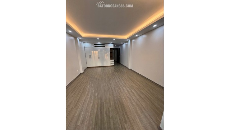 Nhà 6 tầng thang máy 80m2 phân lô vỉa hè ô tô tránh khu tái định cư Tu Hoàng!