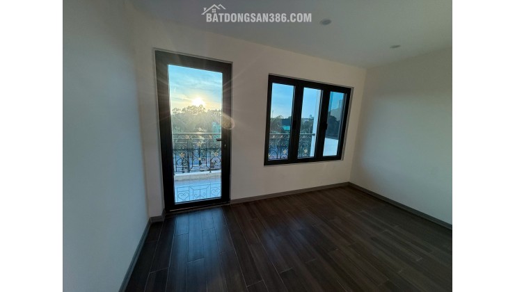 Nhà 6 tầng thang máy 80m2 phân lô vỉa hè ô tô tránh khu tái định cư Tu Hoàng!