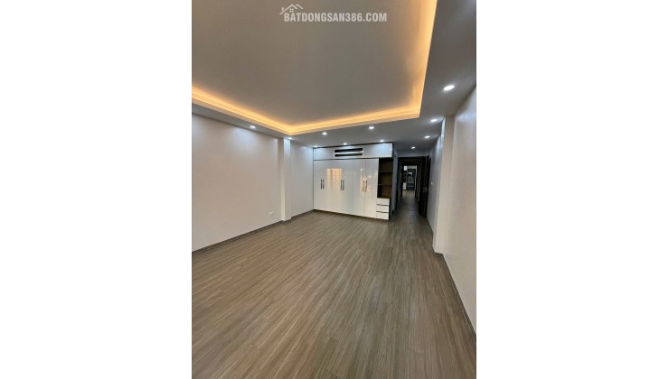 Nhà 6 tầng thang máy 80m2 phân lô vỉa hè ô tô tránh khu tái định cư Tu Hoàng!