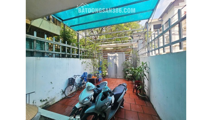 TÂY HỒ - GẦN PHỐ - Ô TÔ TRÁNH - NỞ HẬU - HAI THOÁNG- SÂN TRƯỚC NHÀ ĐỂ XE MÁY GARA Ô TÔ THOẢI MÁI - VÀI PHÚT RA HỒ TÂY105m 17 tỷ.
