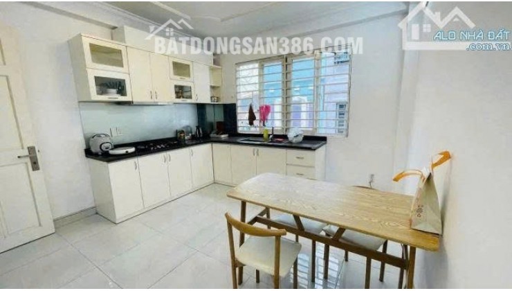 CHDV 7 TẦNG THANG MÁY MT ĐƯỜNG TRUNG TÂM QUẬN 3 – DÒNG TIỀN 40 TRIỆU/THÁNG – GIÁ 23,5 TỶ