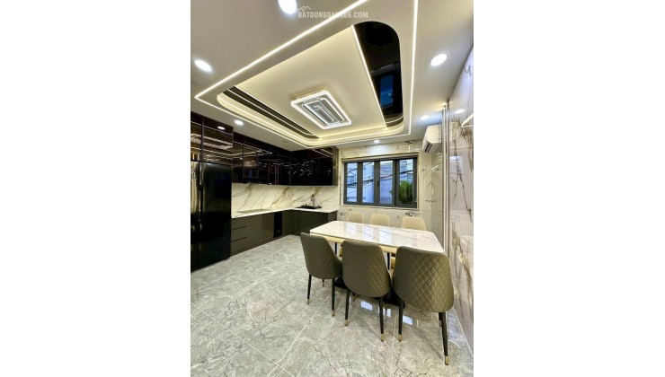 Nhà Nguyễn Ảnh Thủ, Hẻm Ô tô quay đầu, 70m2 5 tầng 5PN, sổ hồng. Nhỉnh 7 tỷ!