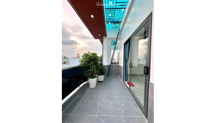 Nhà Nguyễn Ảnh Thủ, Hẻm Ô tô quay đầu, 70m2 5 tầng 5PN, sổ hồng. Nhỉnh 7 tỷ!