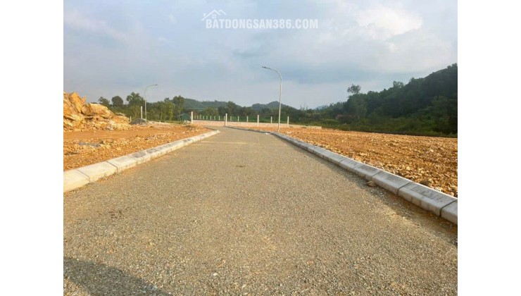 Các Sếp mua đất xây Villas nghỉ dưỡng ,thì ko thể bỏ qua e này ,không khí trong lành Vị trí kết nối thuận tiện