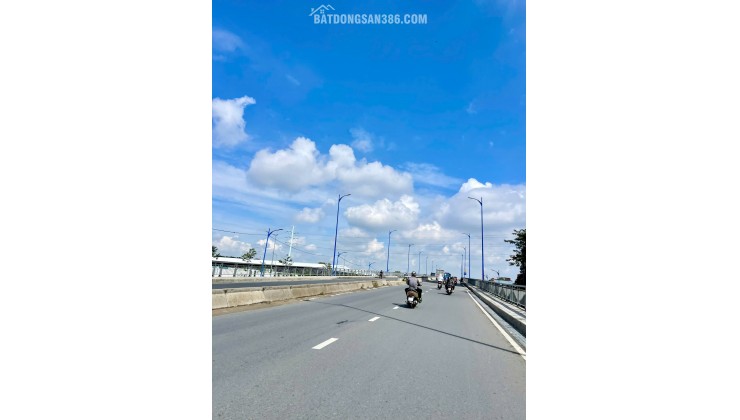 Nhà 4 tầng, 1 xẹt Đỗ Xuân Hợp, Phước Long B (Q9 cũ), đối diện chợ, 4 phòng ngủ, nhỉnh 5 tỷ