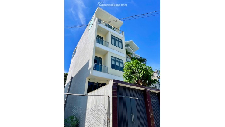 Nhà 4 tầng, 1 xẹt Đỗ Xuân Hợp, Phước Long B (Q9 cũ), đối diện chợ, 4 phòng ngủ, nhỉnh 5 tỷ