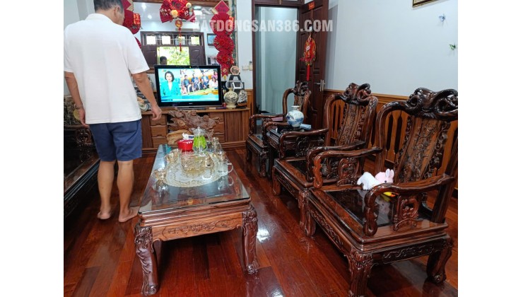 NHÀ ĐẸP CẦU GIẤY- NỘI THẤT ĐẲNG CẤP - SIÊU HIẾM  PHÂN LÔ 3 Ô TÔ TRÁNH ĐỖ TRƯỚC CỬA NGÀY ĐÊM 31 TỶ 80m