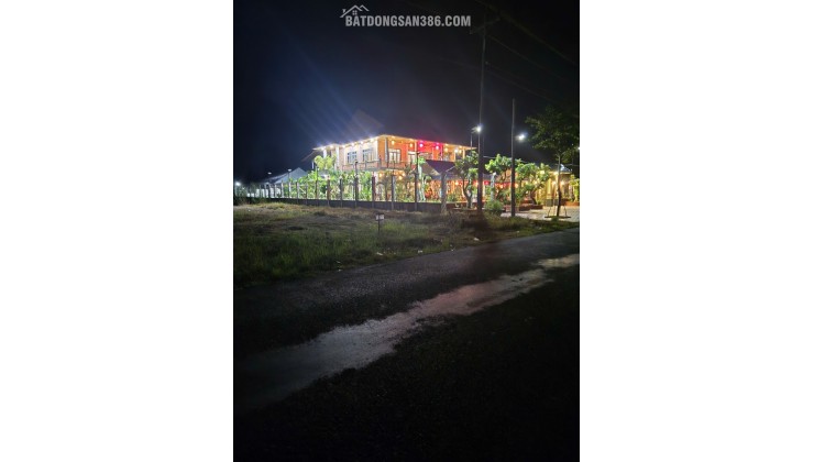 BÁN KHU NGHỈ DƯỠNG CỰC ĐẸP TẠI ĐỒNG THÁP, ĐỂ LẠI TOÀN BỘ NỘI THẤT XỊN. LH:0907767345.