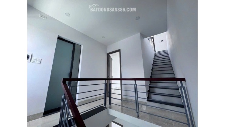 Cho thuê nhà Mặt tiền - Quận 3 - ̀5 tầng - ̀5 PN - Giá 40 tr/ tháng