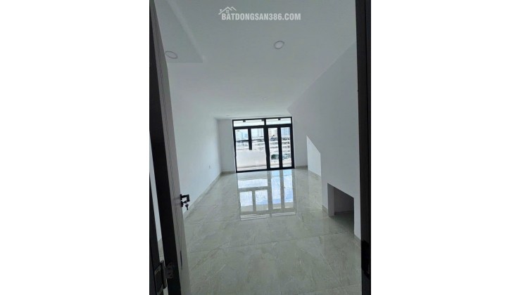 Cho thuê nhà Mặt tiền - Quận 3 - ̀5 tầng - ̀5 PN - Giá 40 tr/ tháng