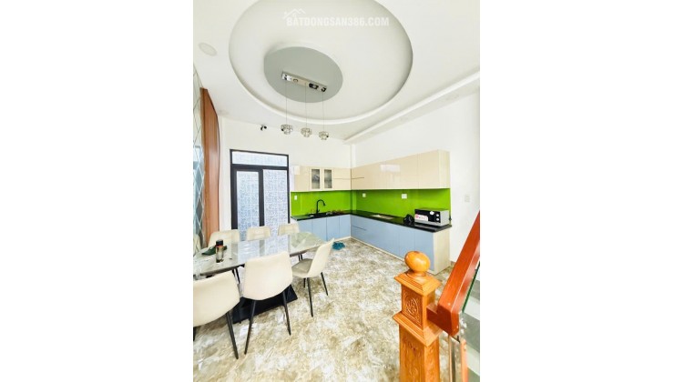 Nhà xinh Tô Ngọc Vân, Q12: 58m2, 3 tầng, 4PN, sổ hồng trao tay, giá hời chỉ 5.6 tỷ! An cư lạc nghiệp ngay trung tâm Sài Gòn. LH: 0918377255