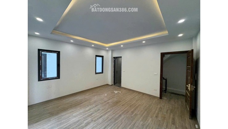 Bán nhà 5 tầng đẹp lô góc gần mặt phố Hồ Tùng Mậu, Bắc Từ Liêm 33m2 giá 8.3 tỷ