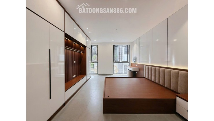 Bán Gấp Nhà Cầu Giấy 6 Tầng Thang Máy 40m2 Chỉ Nhỉnh 9 tỷ