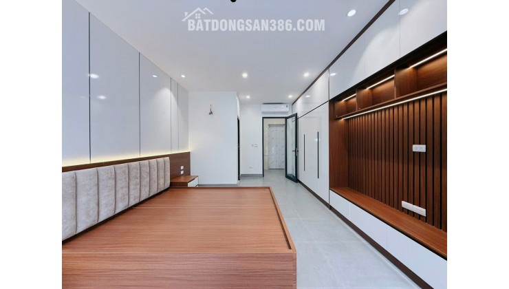 Bán Gấp Nhà Cầu Giấy 6 Tầng Thang Máy 40m2 Chỉ Nhỉnh 9 tỷ