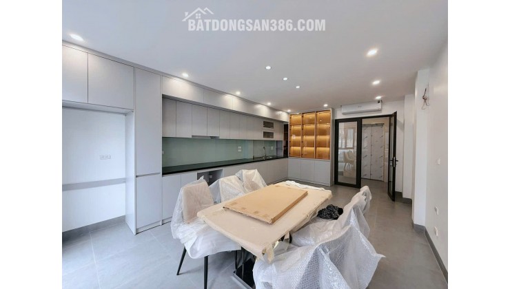 Bán Gấp Nhà Cầu Giấy 6 Tầng Thang Máy 40m2 Chỉ Nhỉnh 9 tỷ