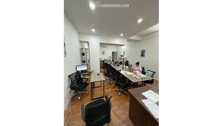 Cho thuê nhà mặt phố Hoàng Sâm, Cầu Giấy. DT 47m2 , MT 5m, 9 triệu/tháng. LH: 0916109086