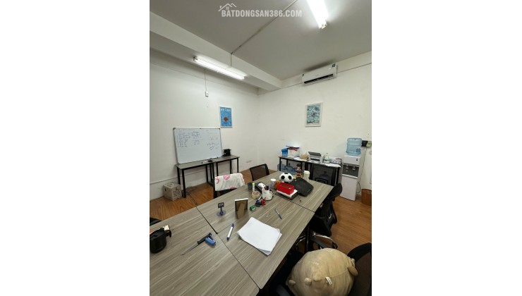 Cho thuê nhà mặt phố Hoàng Sâm, Cầu Giấy. DT 47m2 , MT 5m, 9 triệu/tháng. LH: 0916109086