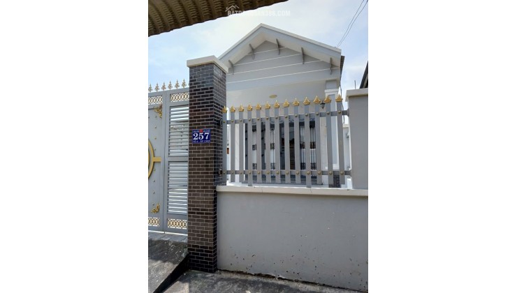 CHÍNH CHỦ Cần Bán Nhà Mặt Tiền Đường ĐT. 826C, Xã Long Hựu Đông, Cần Đước, Long An
