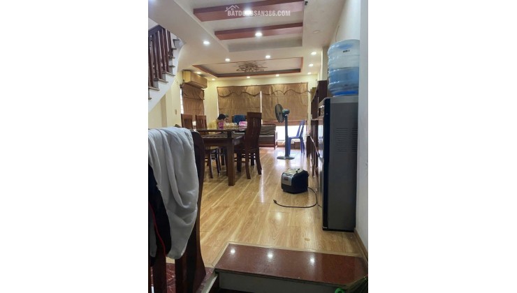 BÁN NHÀ BẰNG LIỆT- HOÀNG MAI, 40 M2, 5 TẦNG, MẶT TIÊN 4 M, GIÁ 10,6 TỶ.