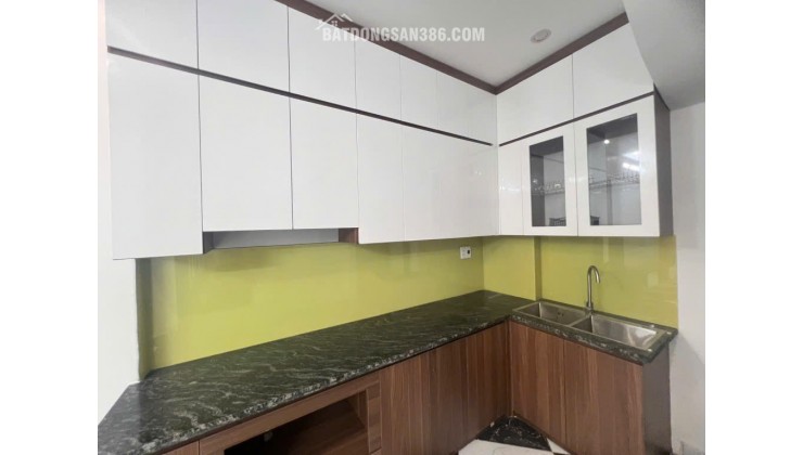 SIÊU HÓT - BÁN NHÀ TRUNG TÂM THẠCH BÀN- 30M², MT 4.5 M - 5 tầng – CHỈ 6.X TỶ,  Ô TÔ TRÁNH
