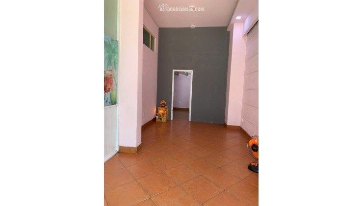 Cho thuê mặt bằng kinh doanh tại mặt tiền số 1A1 Giải phóng, Phường 4 (cũ), quận Tân Bình, HCM