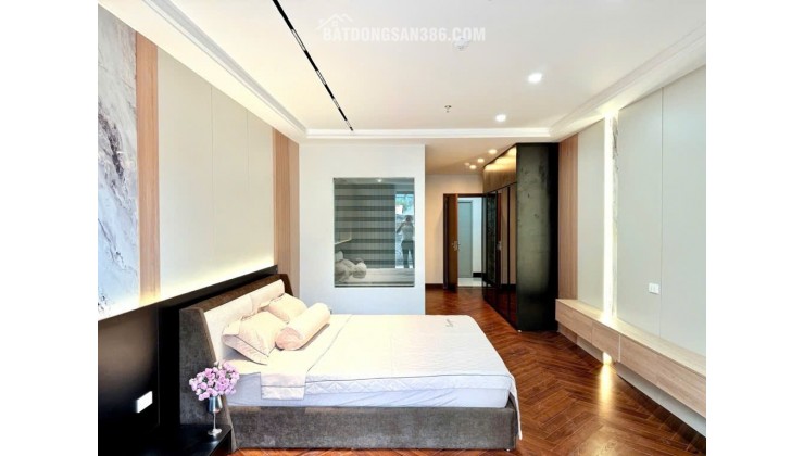 Siêu phẩm nhà 5 tầng gara ô tô, KD phố Đông Ngạc, Bắc Từ Liêm 46m2 giá 12.6 tỷ